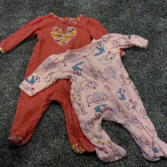 Carter’s Girls Sleep and Play, Set of 2. - Picture 1 of 7